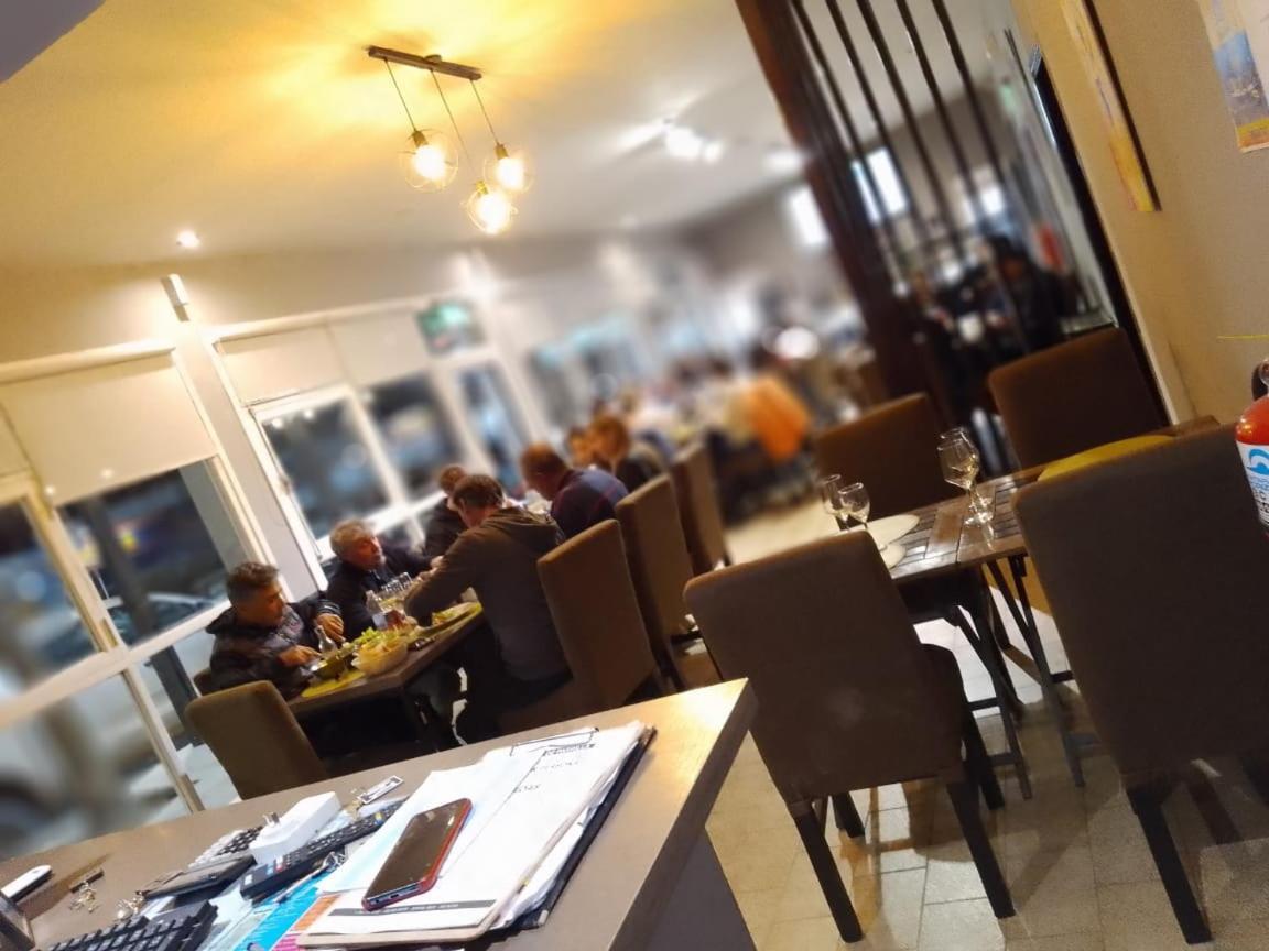 Club House Hotel General Roca Ngoại thất bức ảnh